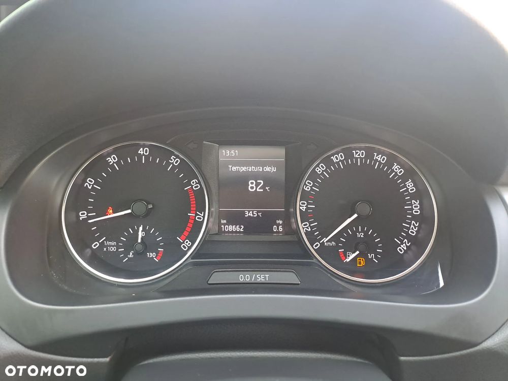 Skoda RAPID 1.2 TSI Ambition - 14