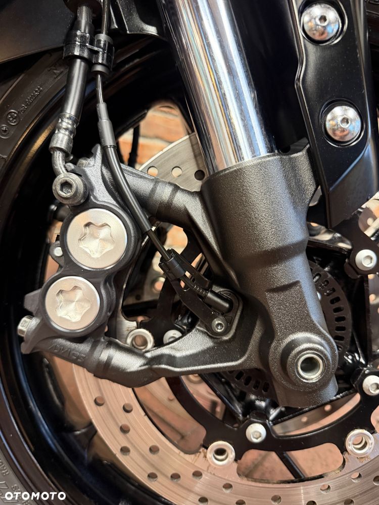 Yamaha MT - 33