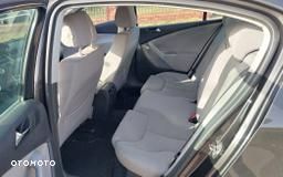 Volkswagen Passat 1.9 TDI Comfortline - 6