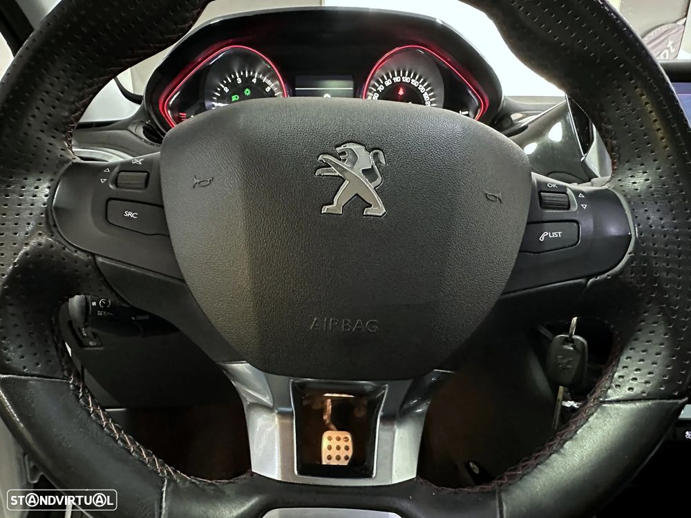 Peugeot 2008 1.2 PureTech GT Line - 36