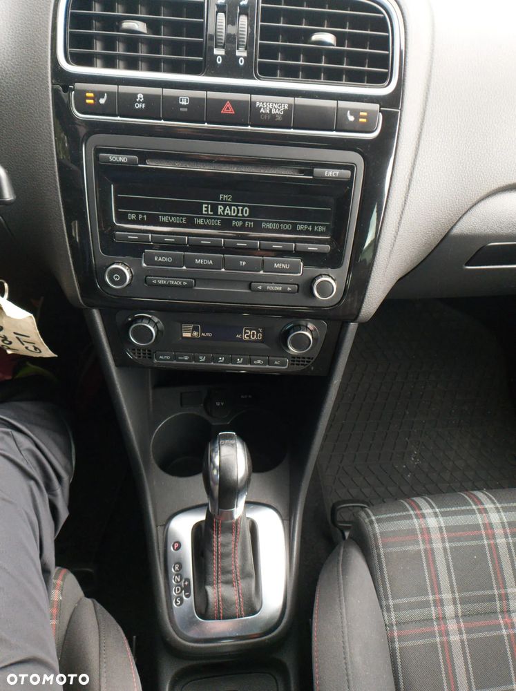 Volkswagen Polo 1.4 DSG GTI - 23