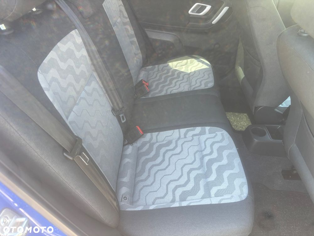Skoda Fabia 1.2 HTP STYLE EDITION - 23
