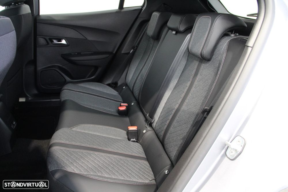 Peugeot 2008 1.2 Hybrid Allure e-DCS6 - 28