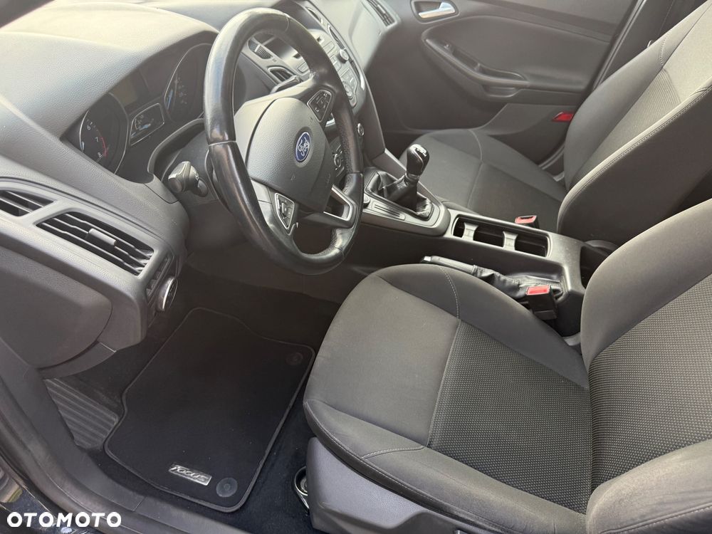 Ford Focus 1.6 Trend - 10