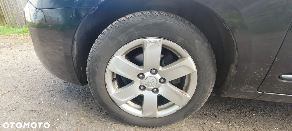 Kia Carens 2.0 CRDi Tour - 11