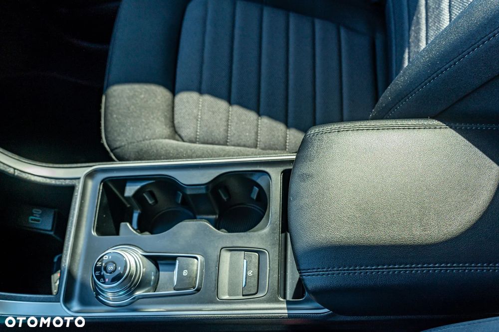 Ford Edge 2.0 EcoBlue Twin-Turbo 4WD Titanium - 32