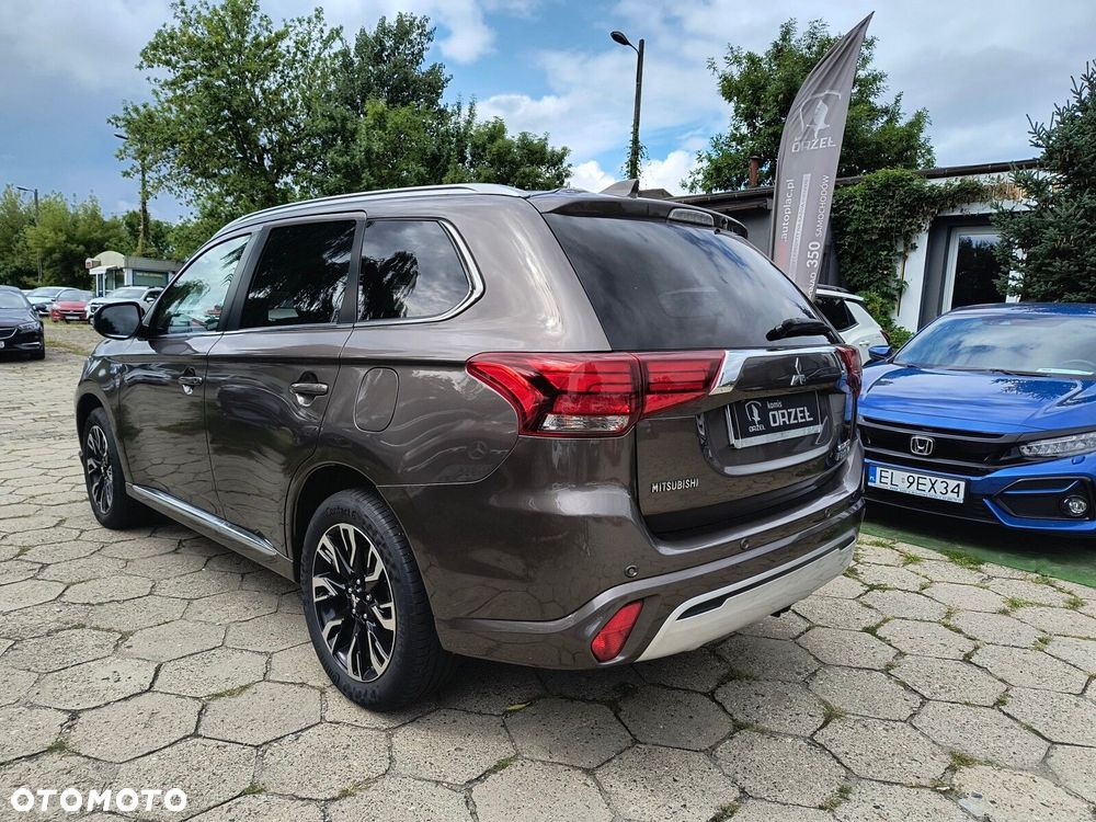 Mitsubishi Outlander - 7