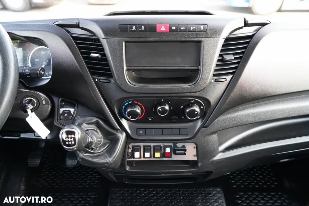 Iveco DAILY 35-140 / Platformă autotractivă / MULTITEL 160 ALUMINIU / 4 STABILIZATOARE / MANUALĂ / 2017 - 31