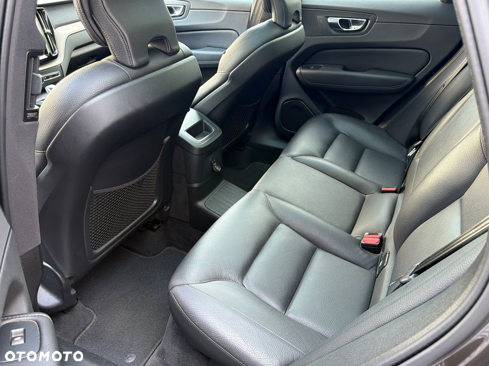 Volvo XC 60 T6 Plug-In Hybrid AWD Inscription - 14