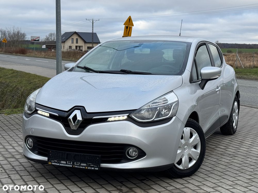 Renault Clio 1.2 16V 75 LIMITED - 10