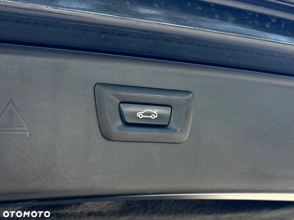 BMW Seria 5 530d xDrive Sport-Aut Luxury Line - 30