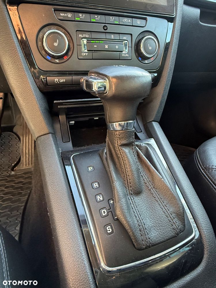 Skoda Octavia 1.8 TSI DSG Laurin & Klement - 25
