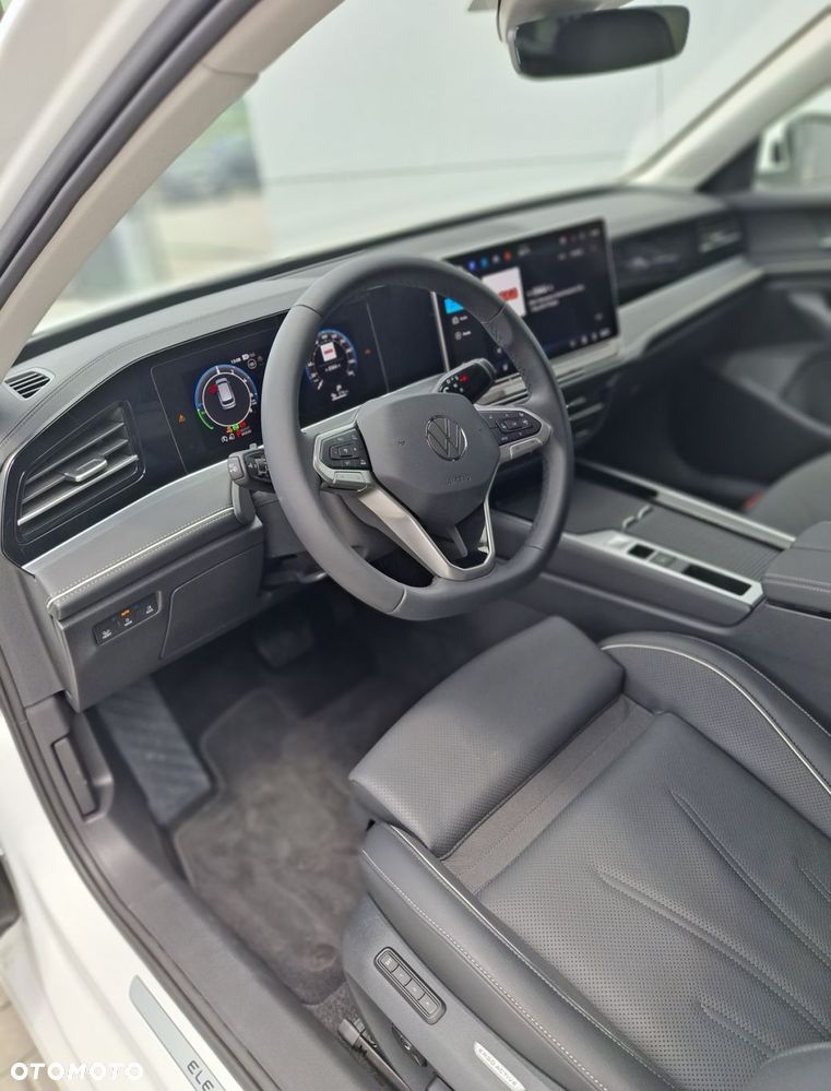 Volkswagen Passat - 16