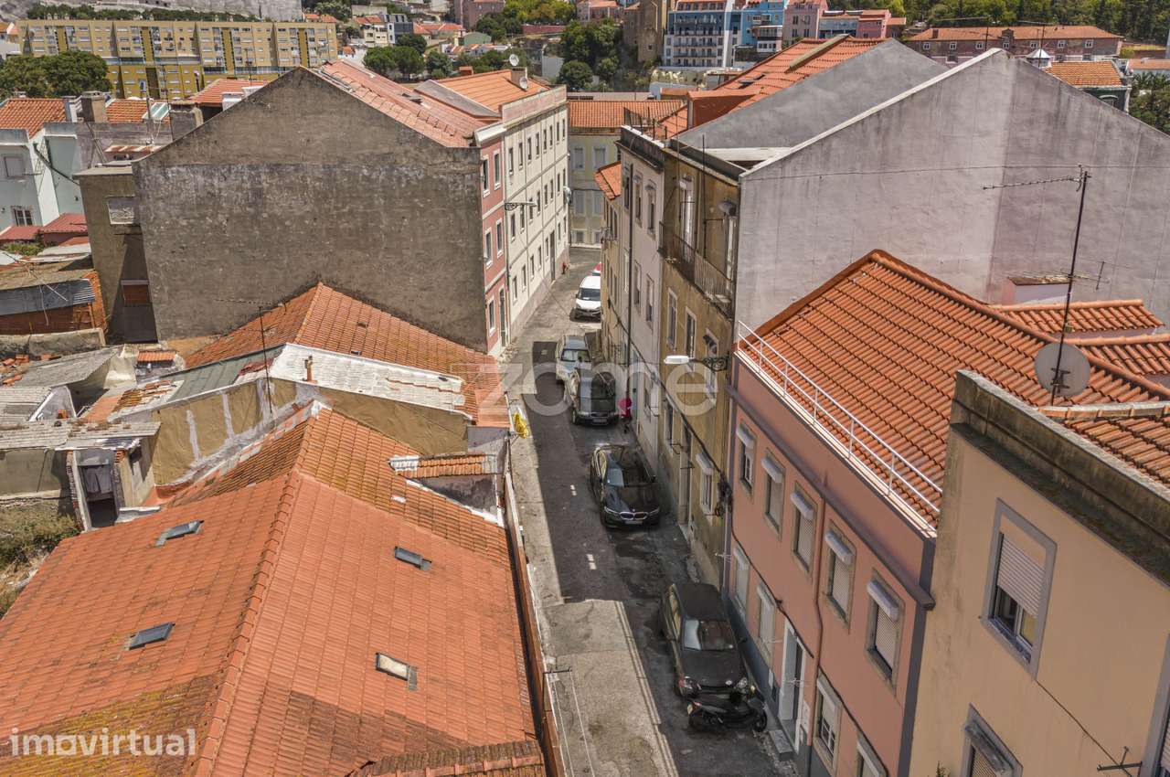 Apartamento T2 para RECUPERAÇÃO TOTAL - estação Alcântara-Terra - Grande imagem: 5/8