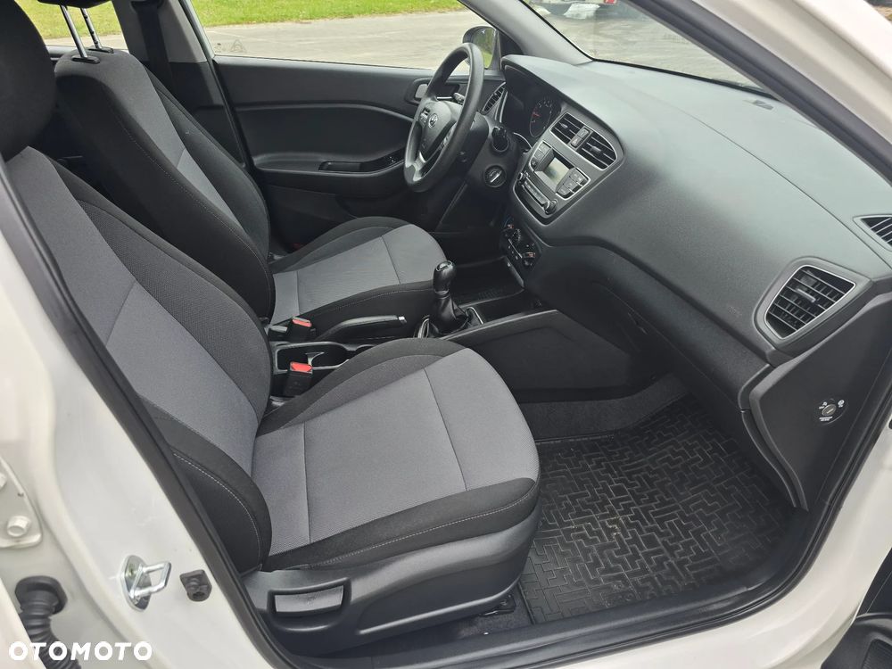 Hyundai i20 1.2 Classic + - 17