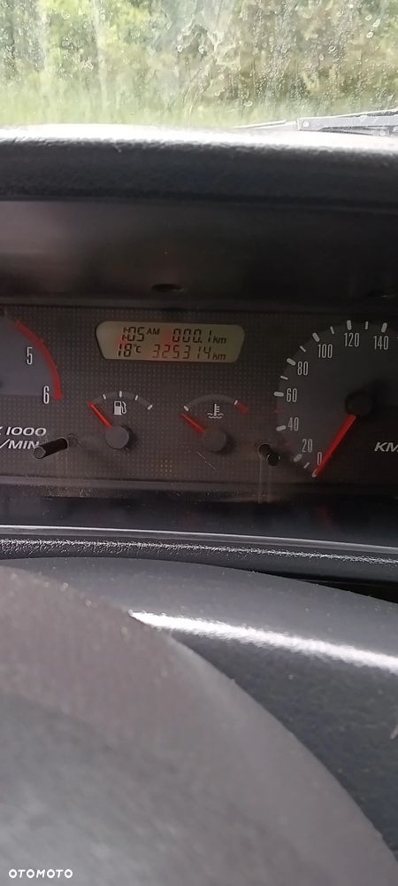 Nissan Terrano 2.7 TDi Sport - 10