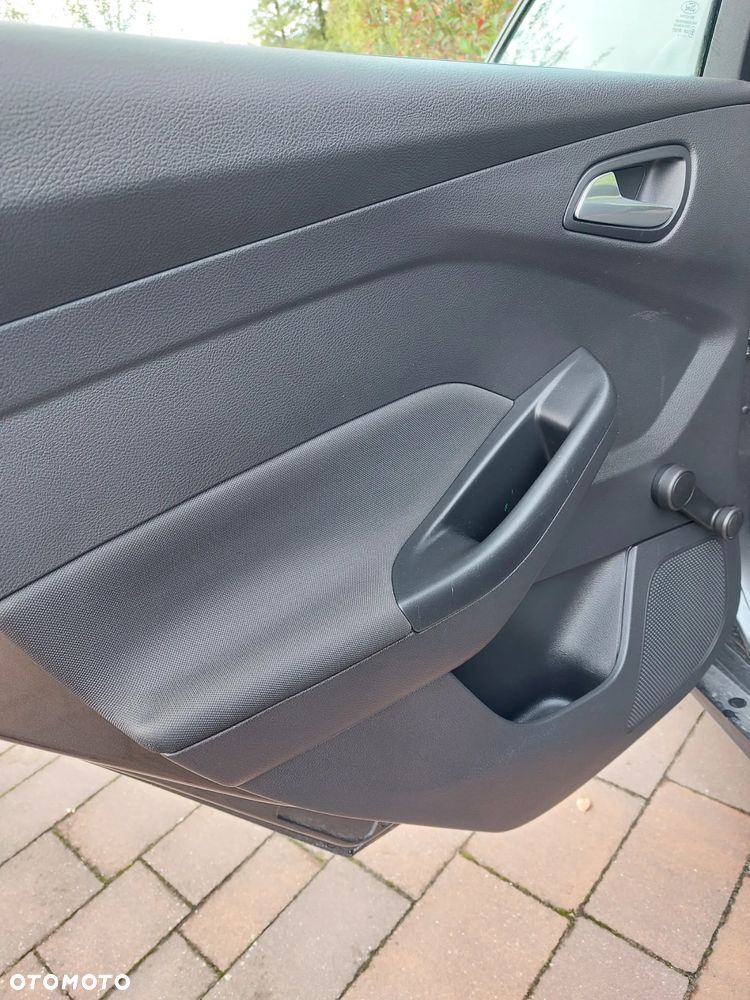 Ford Focus - 13