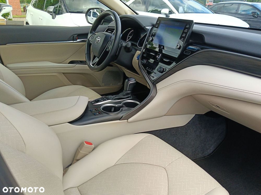 Toyota Camry 2.5 Hybrid Executive CVT - 9