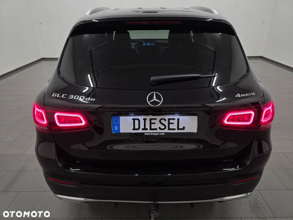 Mercedes-Benz GLC 300 de 4Matic 9G-TRONIC AMG Line Plus - 36