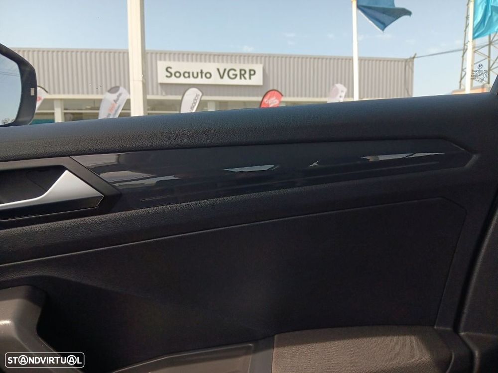 VW T-Roc 1.6 TDI Sport - 26