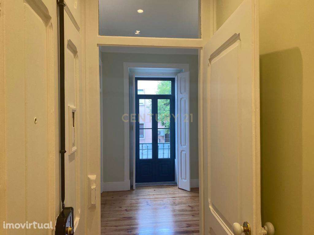 T3 em Benfica, com cozinha equipada e excelente localização - Grande imagem: 3/29