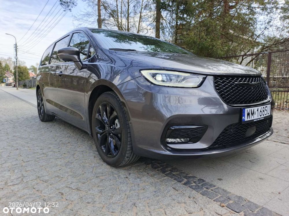 Chrysler Pacifica - 4