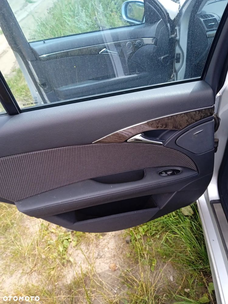 Fotele wnętrze W211 sedan komplet - 5