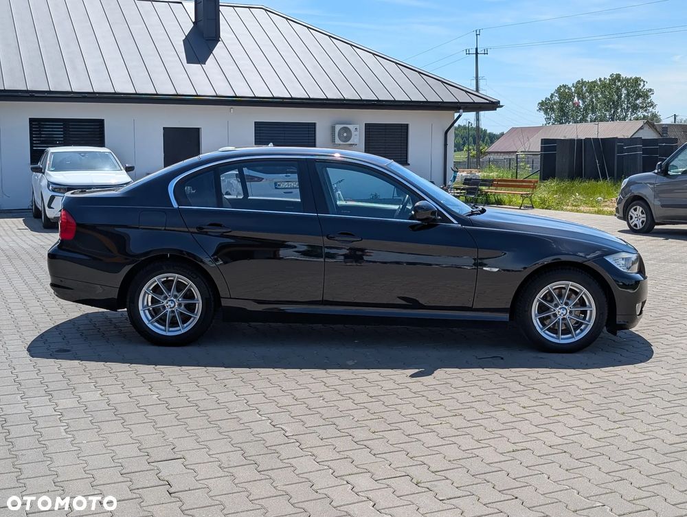 BMW Seria 3 320d Sport Line - 17