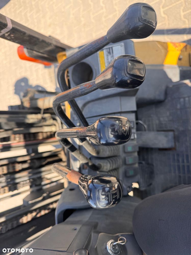 Caterpillar GP30N - 11