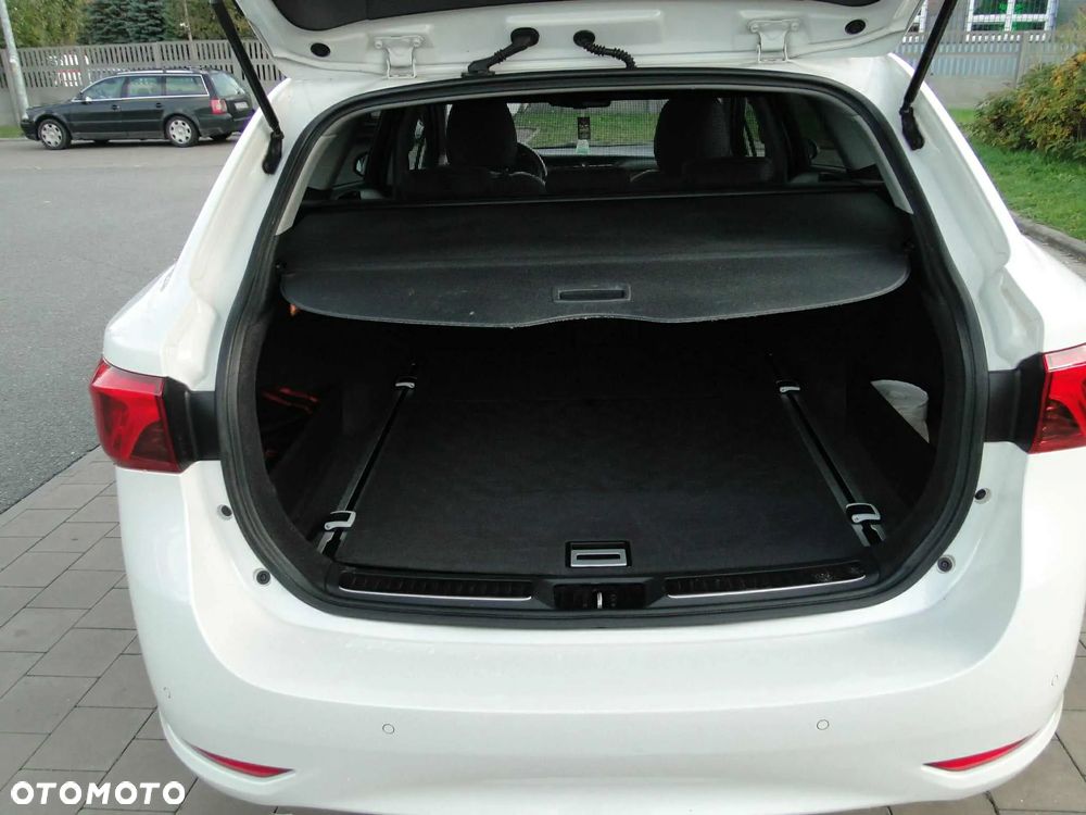 Toyota Avensis 2.0 Prestige MS - 6