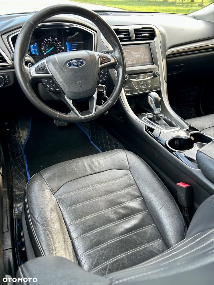 Ford Fusion - 5