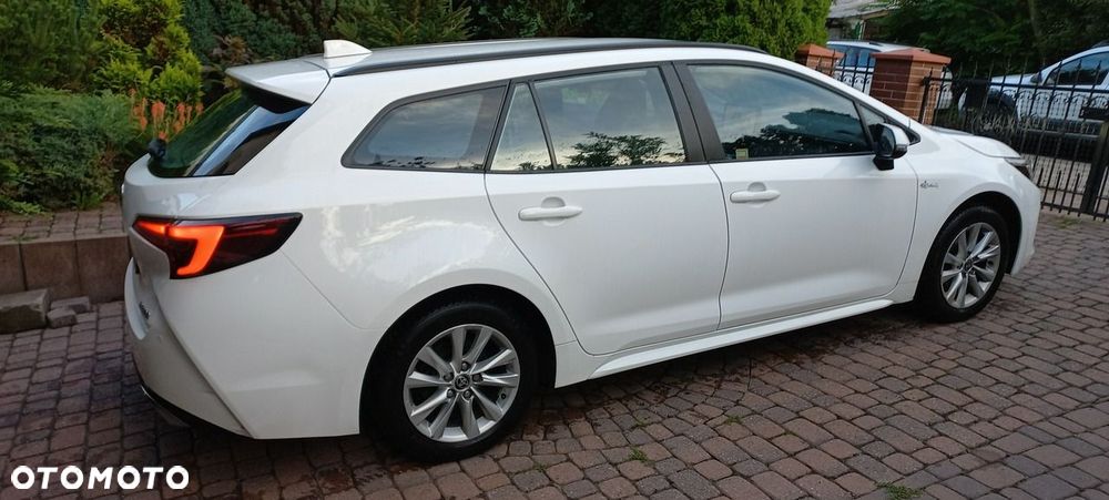 Toyota Corolla 1.8 Hybrid Comfort - 36