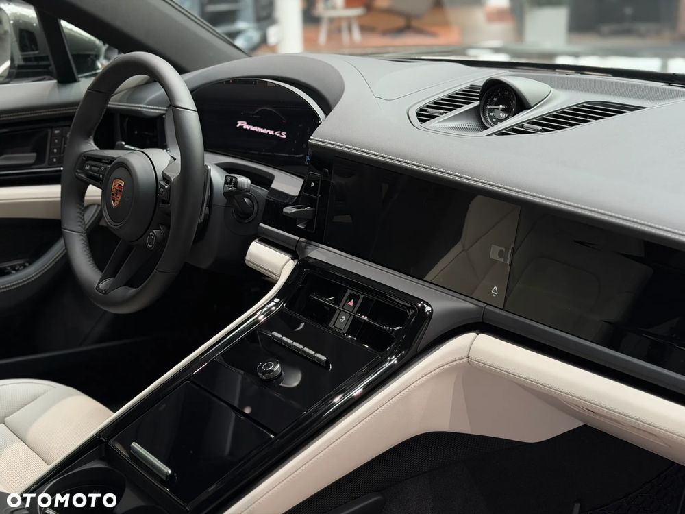 Porsche Panamera - 17