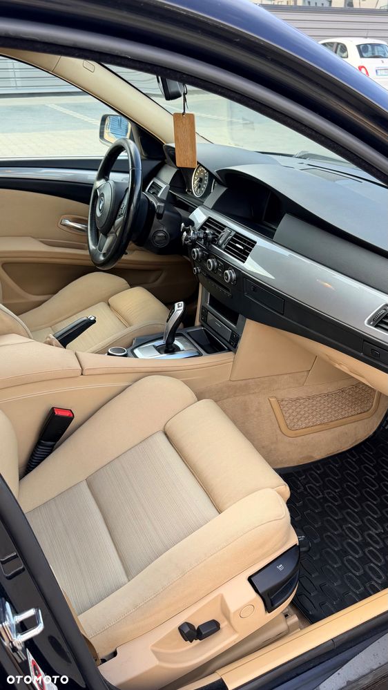 BMW Seria 5 520d - 14