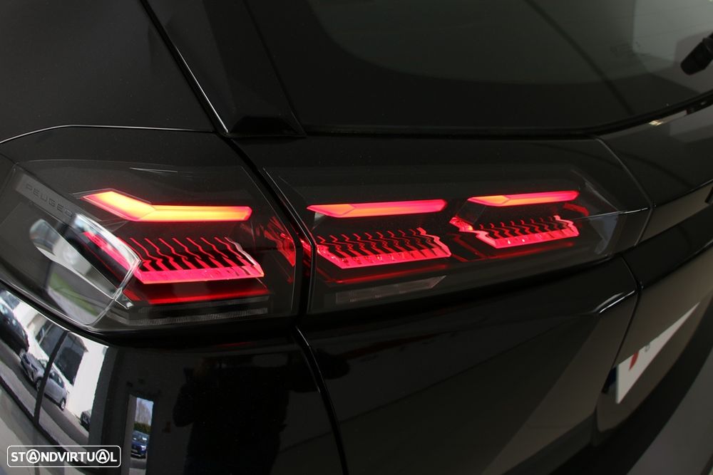 Peugeot 2008 1.2 PureTech Active - 11