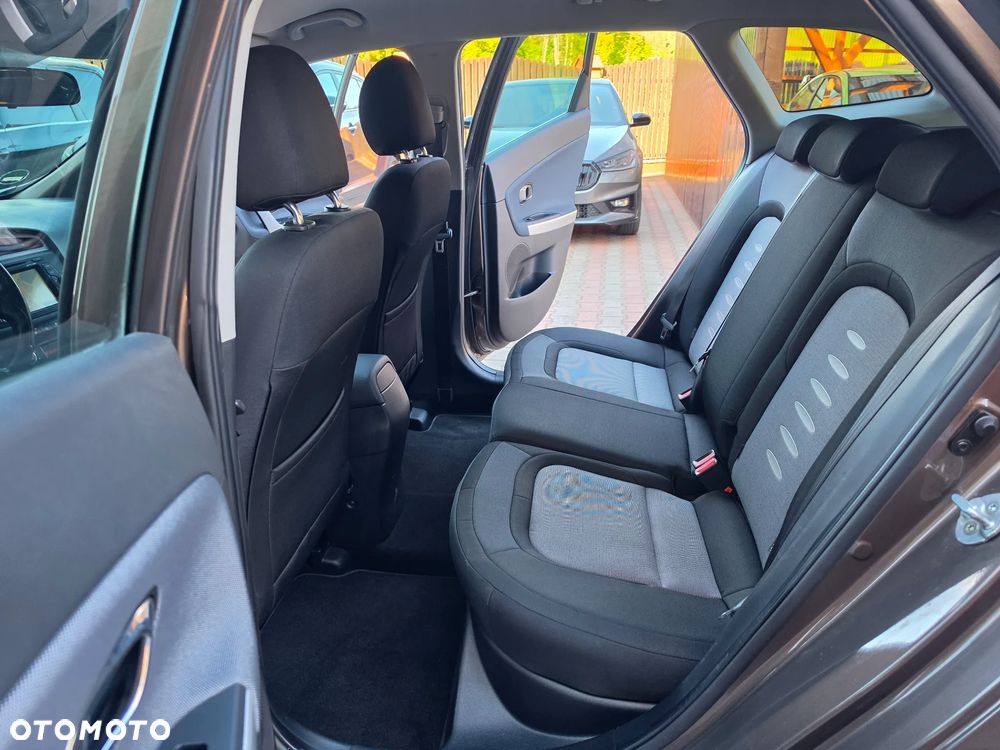 Kia Ceed 1.6 CRDi 128 ISG Spirit - 27