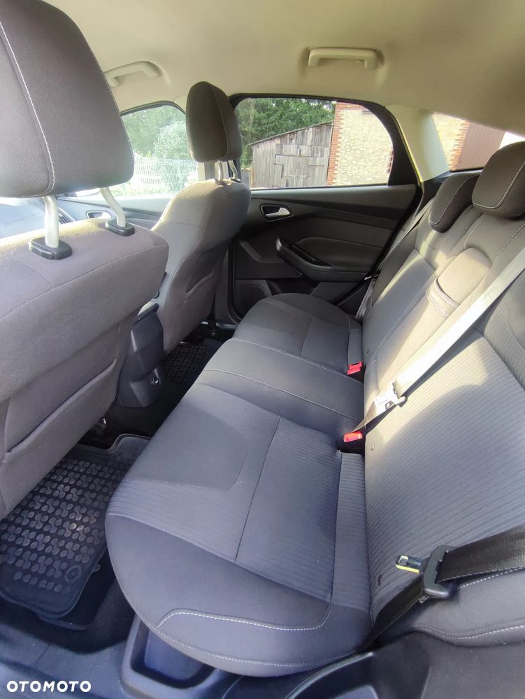 Ford Focus 1.6 TDCi DPF Champions Edition - 8