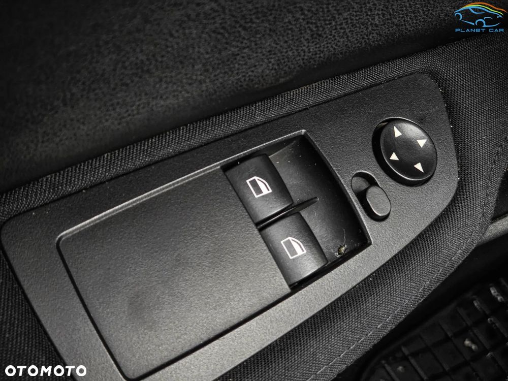 BMW Seria 1 118d - 25