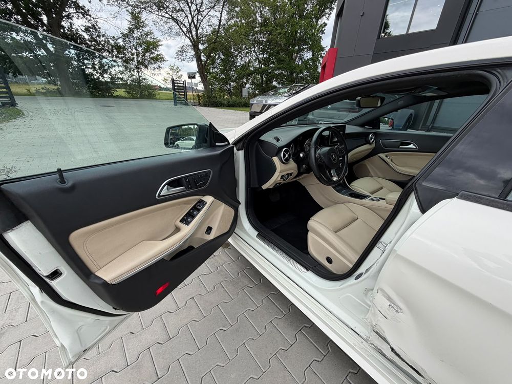 Mercedes-Benz CLA 250 7G-DCT AMG Line - 26