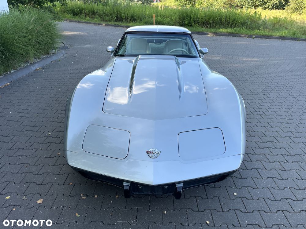Chevrolet Corvette - 5