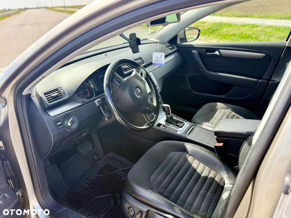 Volkswagen Passat 2.0 TDI Highline DSG - 12