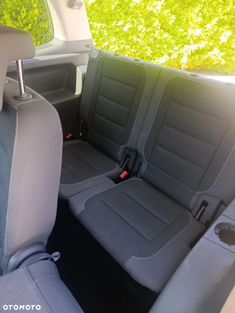 Volkswagen Touran 2.0 TDI DPF Highline DSG - 11