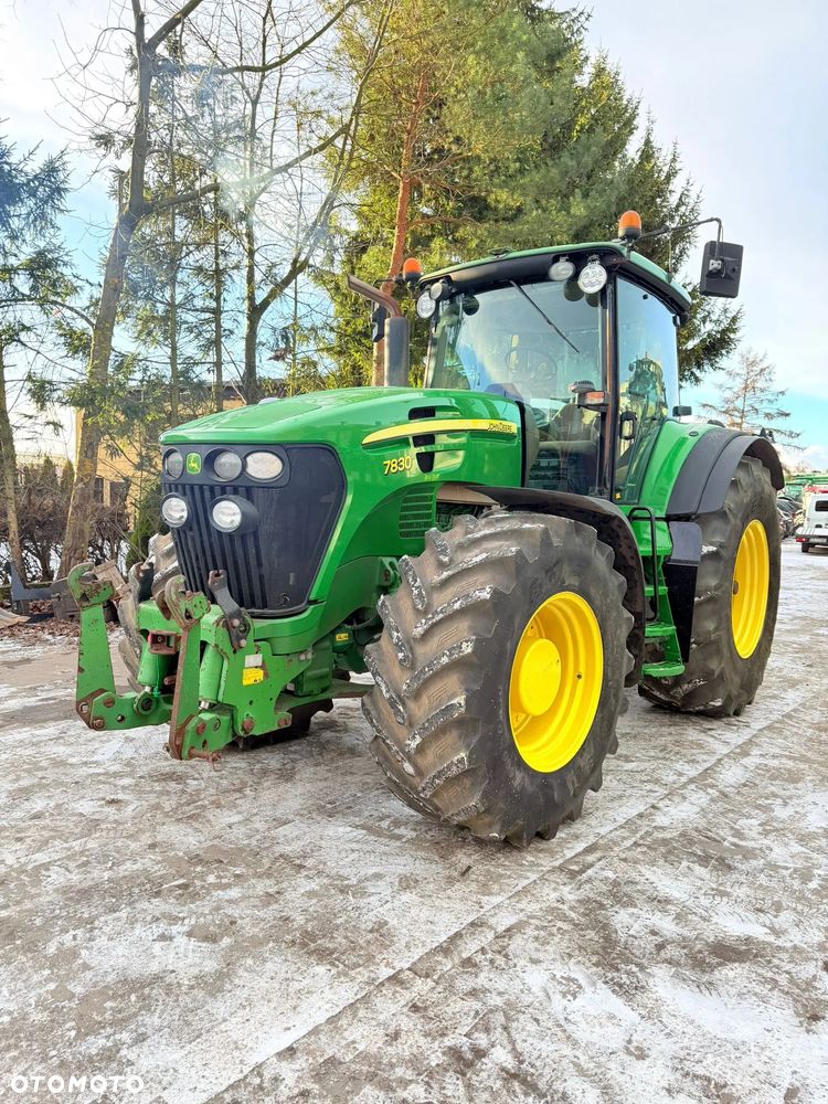 John Deere 7830