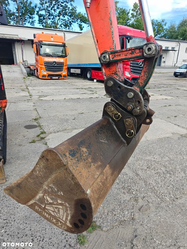 Kubota U27 - 27