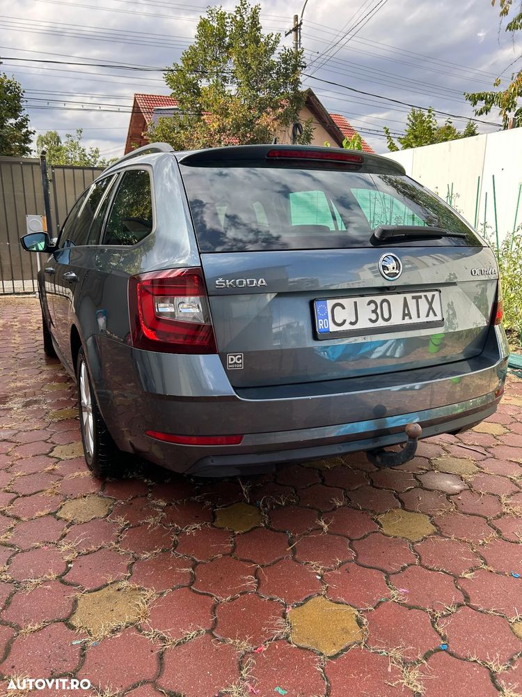 Skoda Octavia 1.6 TDI DSG Style - 24