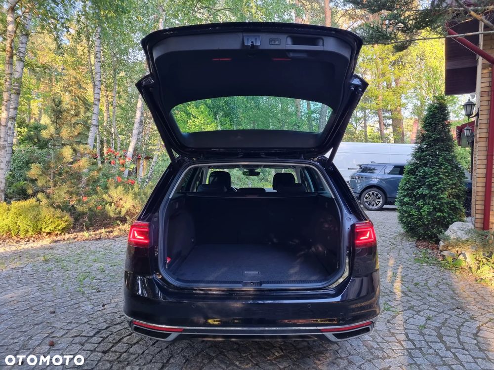 Volkswagen Passat 2.0 TDI 4Mot Elegance DSG - 4