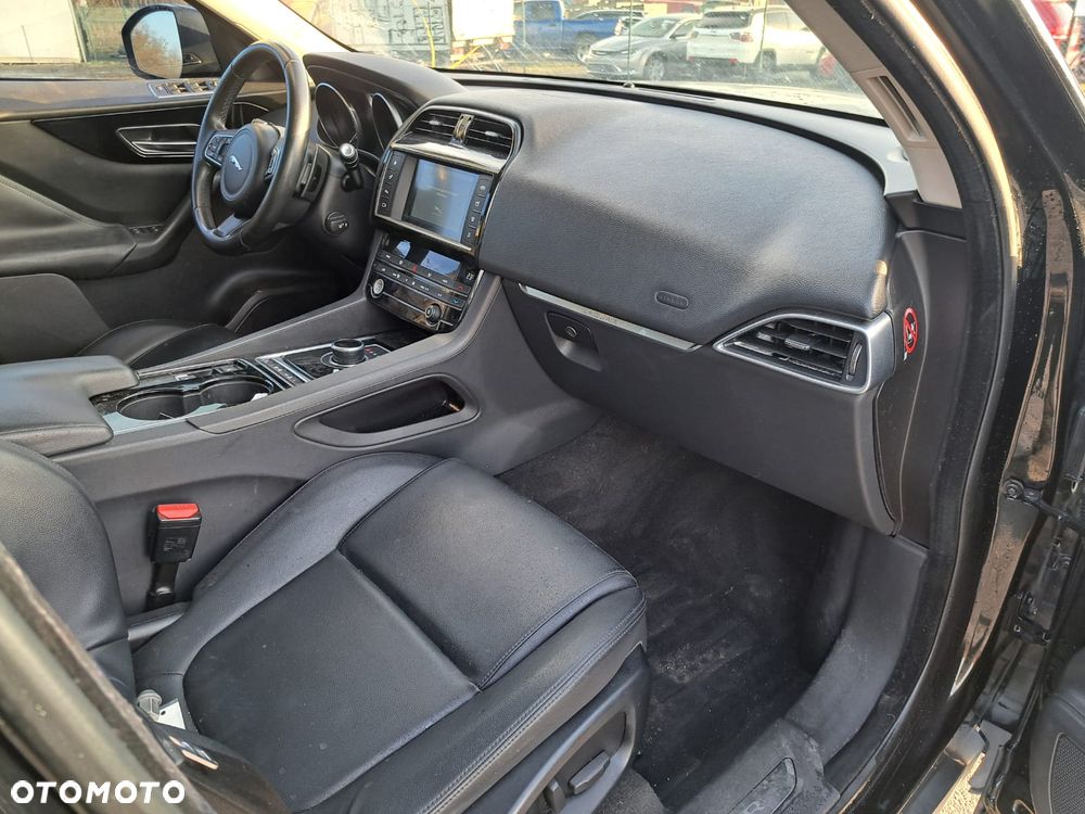 Jaguar F-Pace - 21