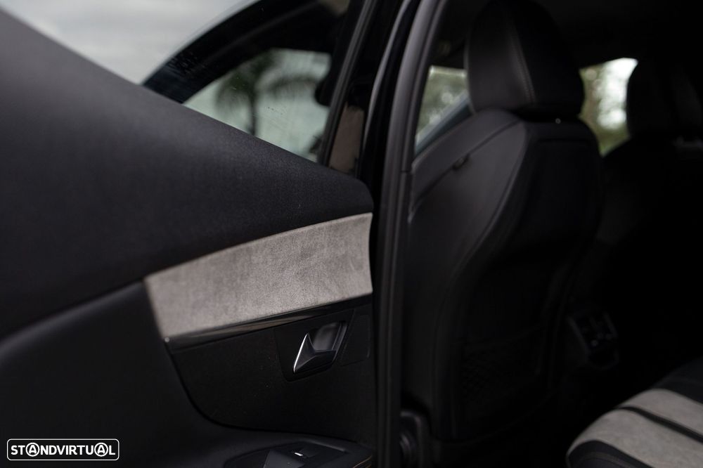 Peugeot 3008 1.6 Hybrid4 GT Pack e-EAT8 - 17