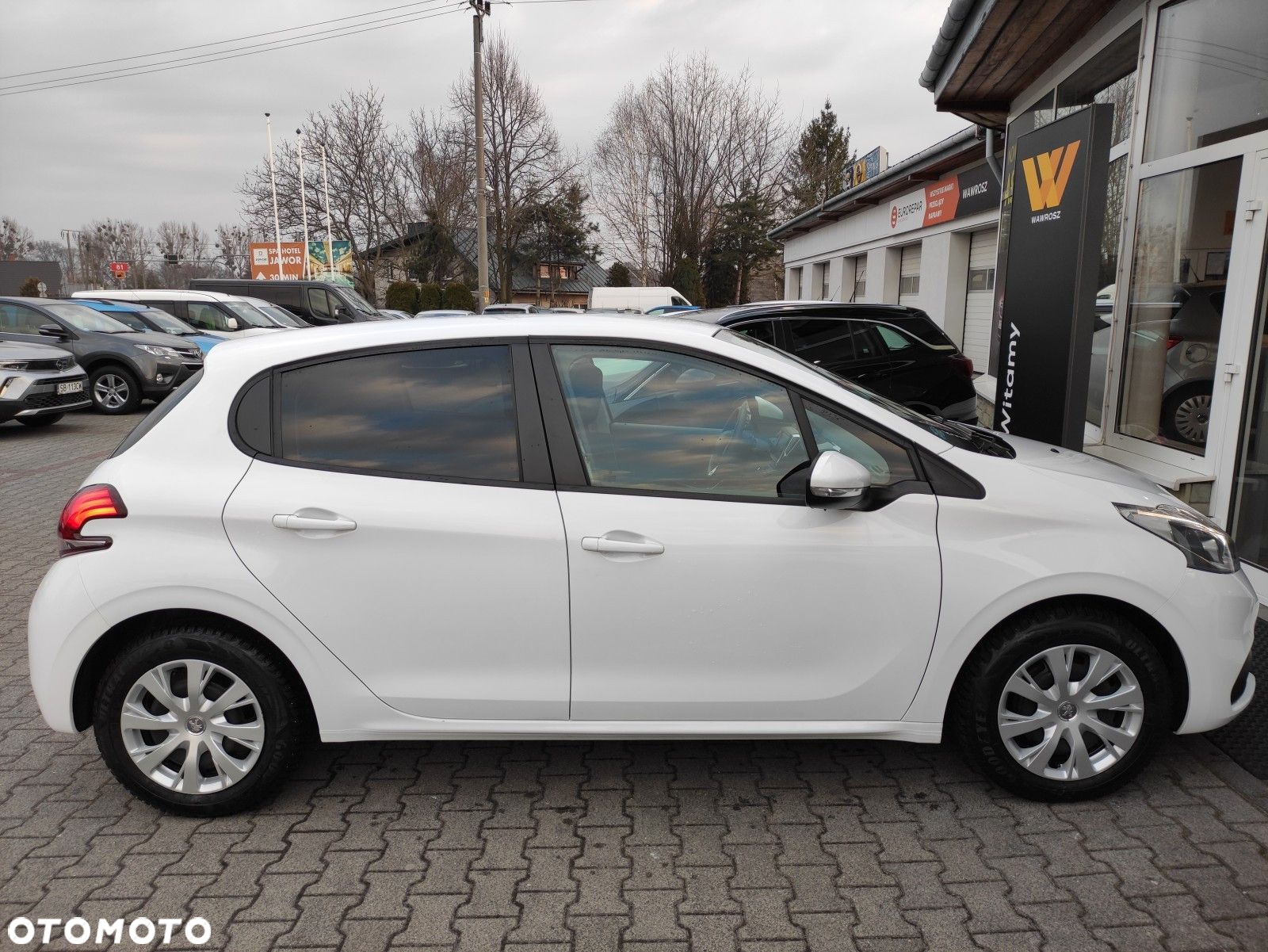 Peugeot 208 1.2 PureTech GPF Allure S&S - 5