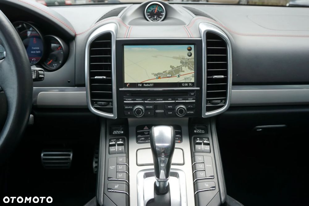 Porsche Cayenne GTS - 34